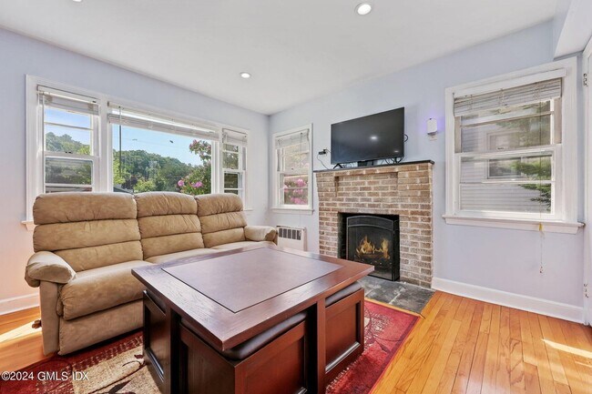 Foto del edificio - 10 Fletcher Ave