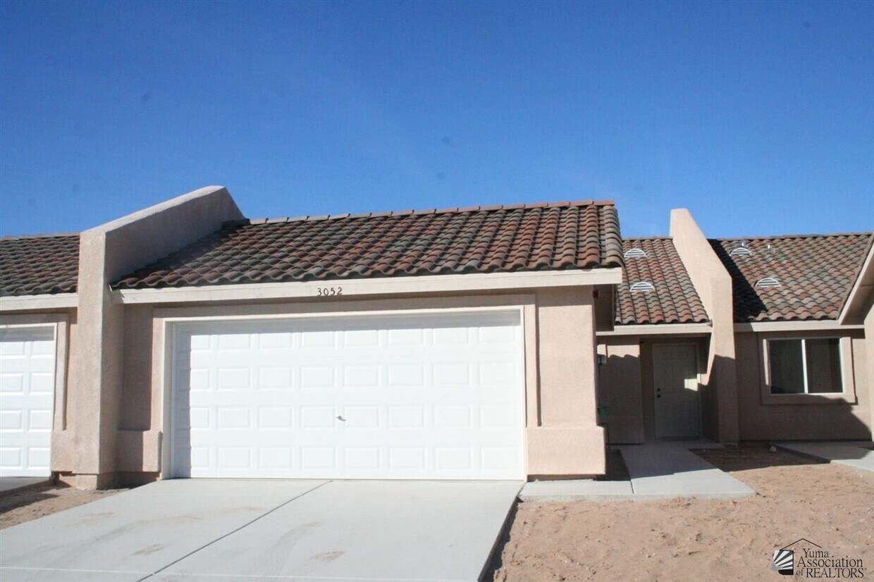 3052 S Brand Lee Way, Yuma, AZ 85365 Condo for Rent in Yuma, AZ
