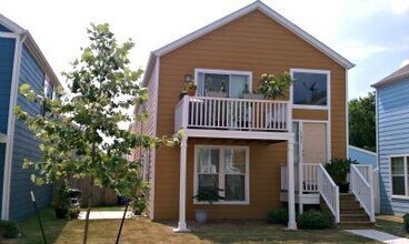 Building Photo - 112 Rush Haven