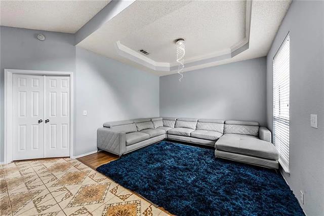 Building Photo - 8501 Mesa Verde Dr