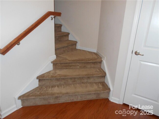 Foto del edificio - 2605 Silverthorn Dr