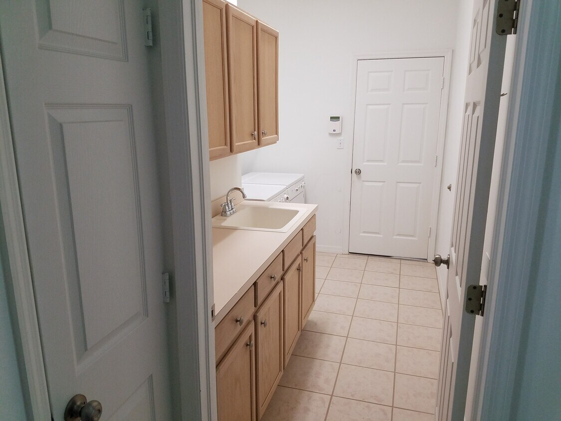 18412 Canary LN, Lutz, FL 33558 House for Rent in Lutz, FL