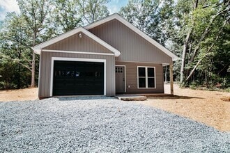 Building Photo - 143 Reichard Dr