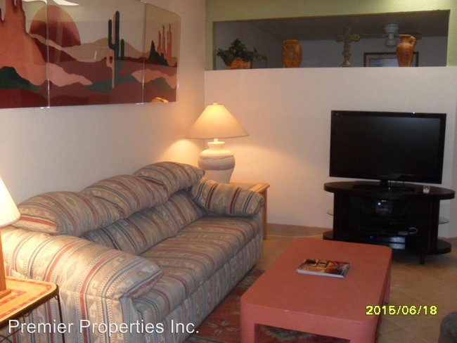 Building Photo - 169 W Calle del Ano