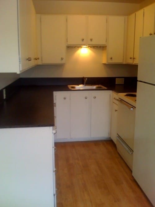 Building Photo - Raphael Court - 1 bedroom