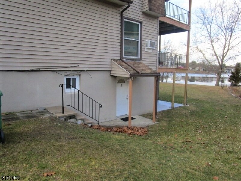 Foto principal - 384 Lake Shore S