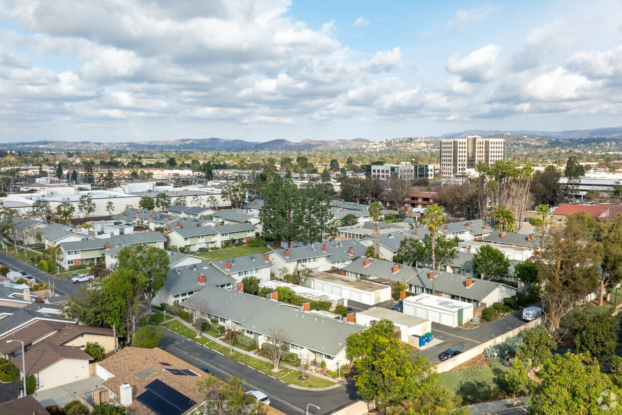 1404 N Tustin Ave, Santa Ana - 1404 N Tustin Ave