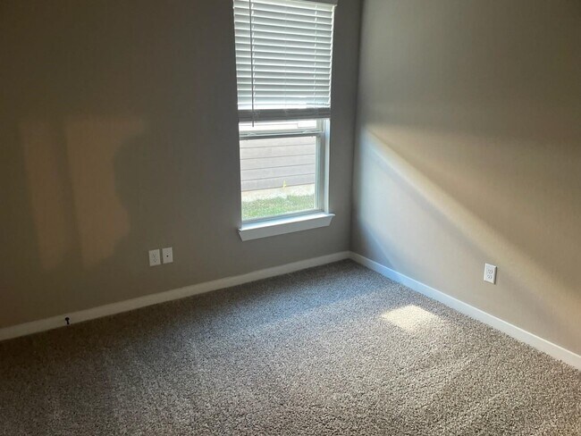 Foto del edificio - 9889 Grosbeak Ln