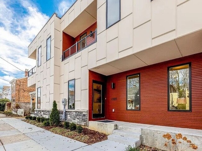 Photo - 1325 Knowlton St Townhome