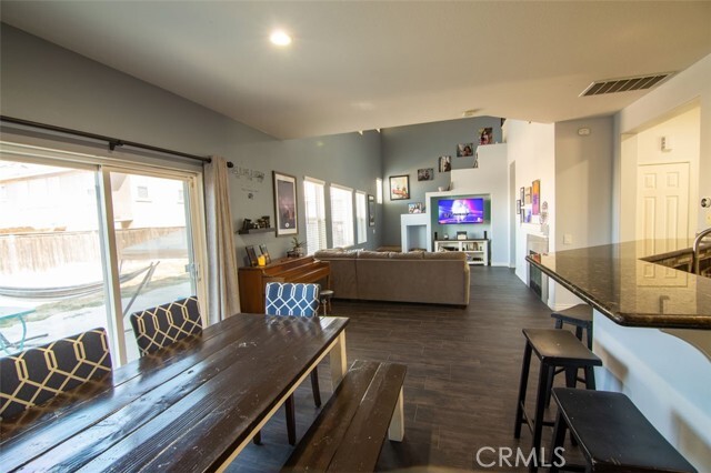 Foto del edificio - 13411 Hawthorn Ave