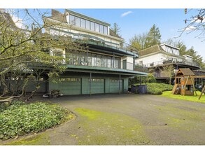 Building Photo - 3611 SW Humphrey Blvd