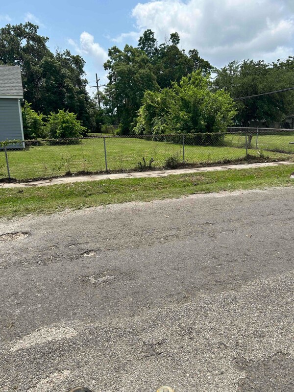 Building Photo - 120 W 18th St