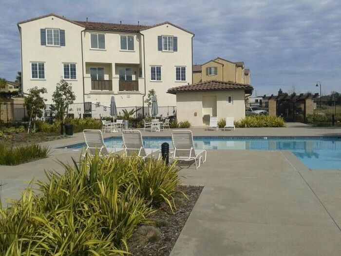 Foto del edificio - 2 Bedroom Oceanside Condo in Gated Community