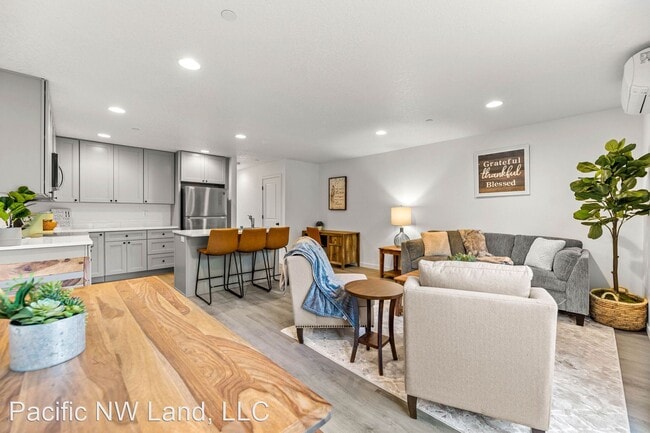 Foto del edificio - 3 br, 2.5 bath House - 2900 NE 137th St