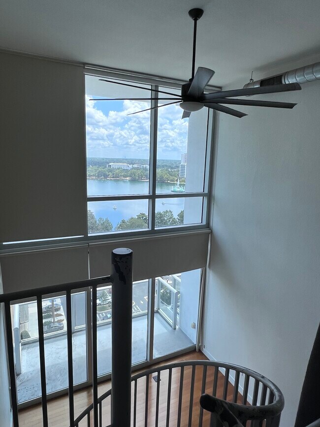 Foto del edificio - 150 E Robinson St