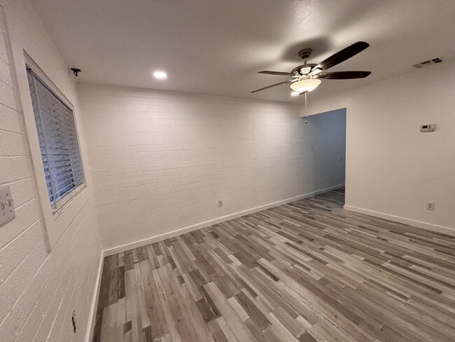 Building Photo - Coming Soon! One Bedroom Near Old Town Sco...