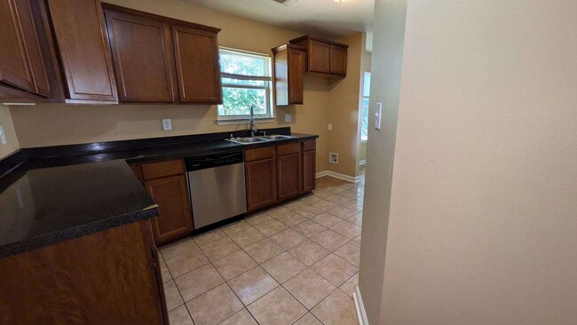 Building Photo - 1013 Vestal St