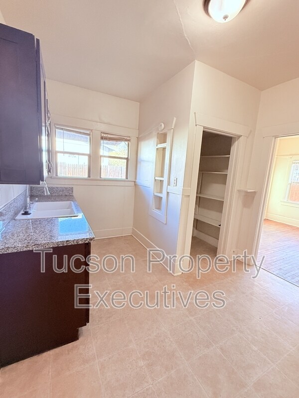 Foto del edificio - 724 E Drachman St