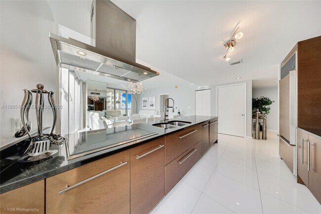 Foto del edificio - 495 Brickell Ave