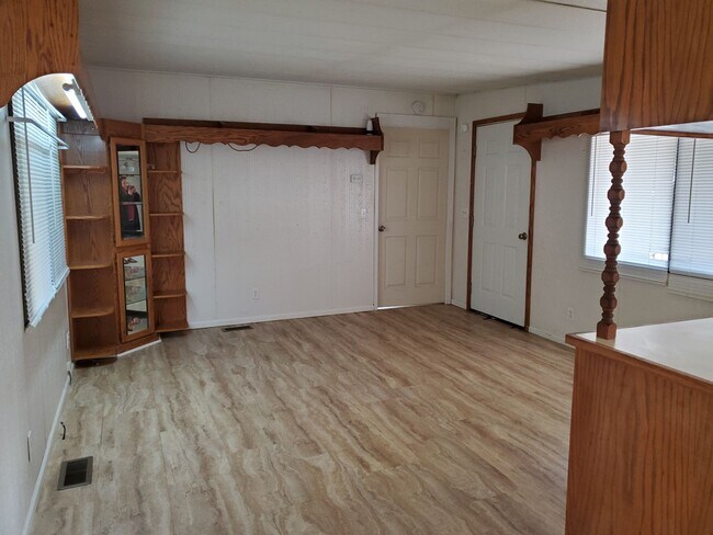 Building Photo - Single Wide Manu - Pictures Coming Soon!