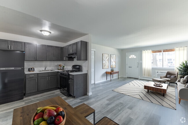 Building Photo - Woodland Village Apartments