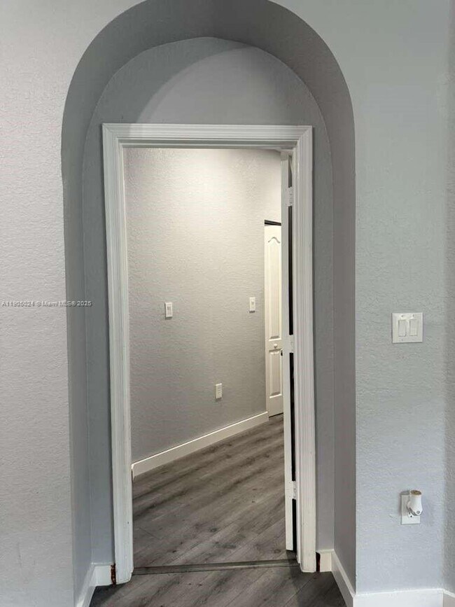 Foto del edificio - 1271 NE 40th Rd