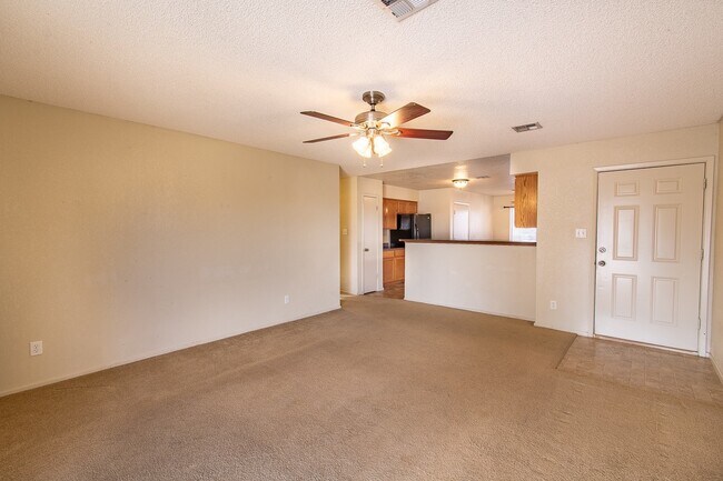 Foto del edificio - 3 BED 2 BATH IN OCOTILLO!