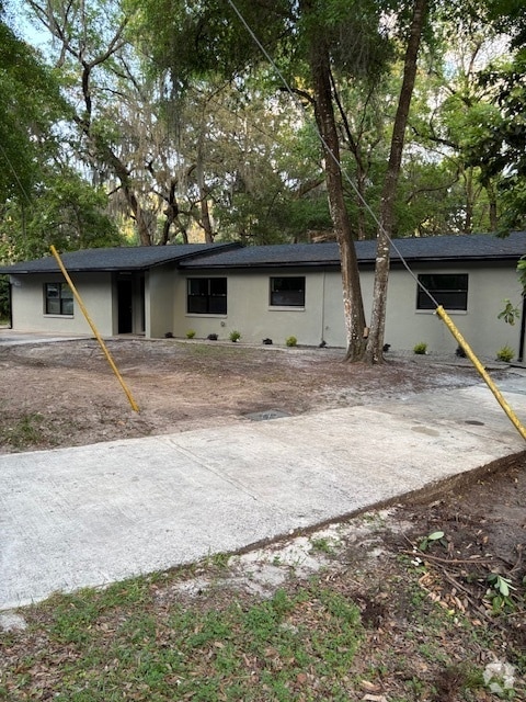 Building Photo - 3901 SE 13th Terrace