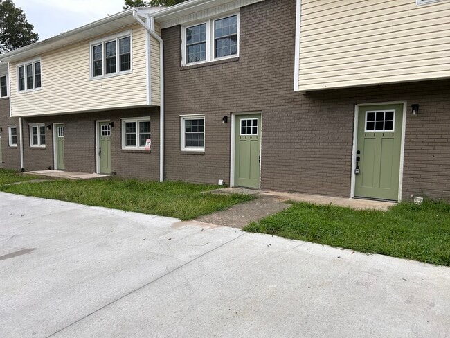 Front Entrance - 1111 W Green St