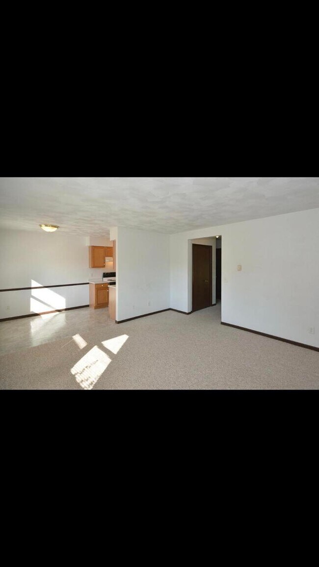 34122 Vauxhill Dr Unit 3, Paw Paw, MI 49079 Apartments in Paw Paw, MI