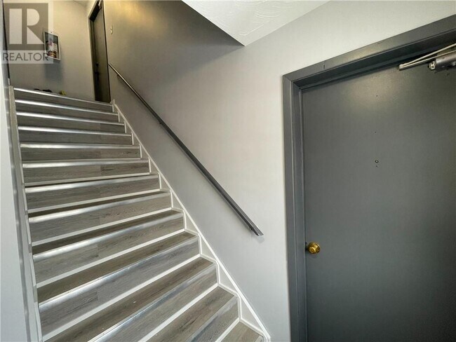 Building Photo - 177 Laurette St
