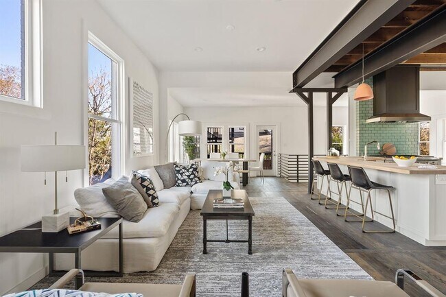 Foto del edificio - 701 Highland Ave