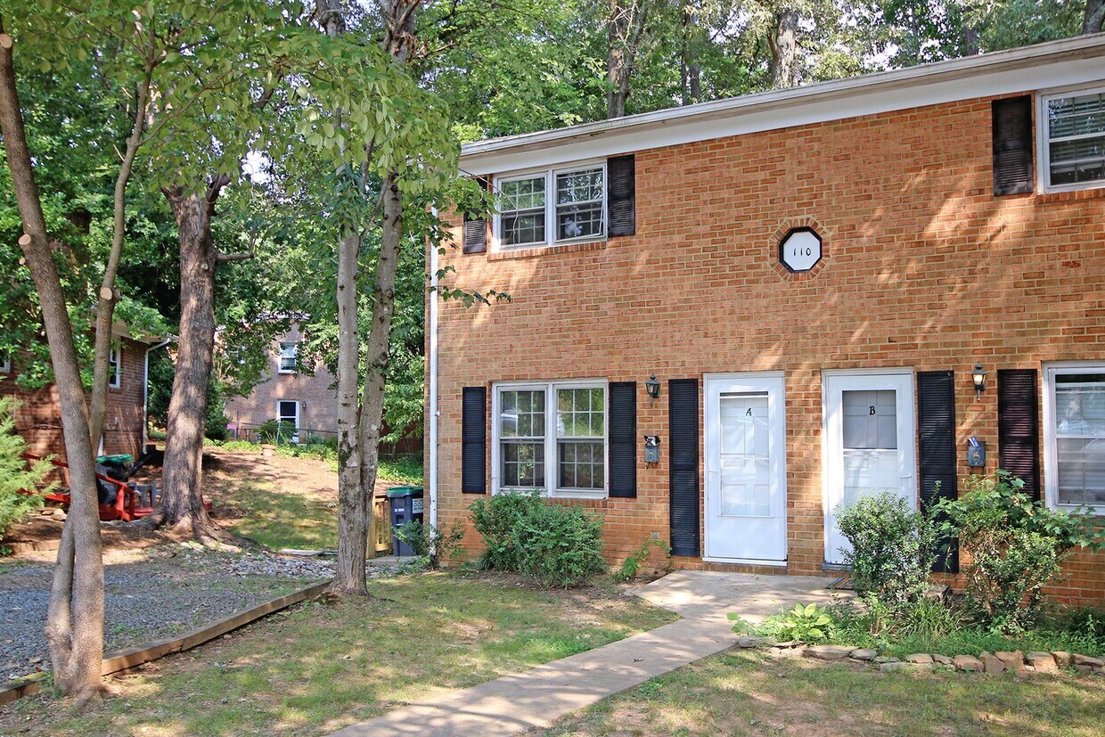 Primary Photo - 110 Olinda Dr