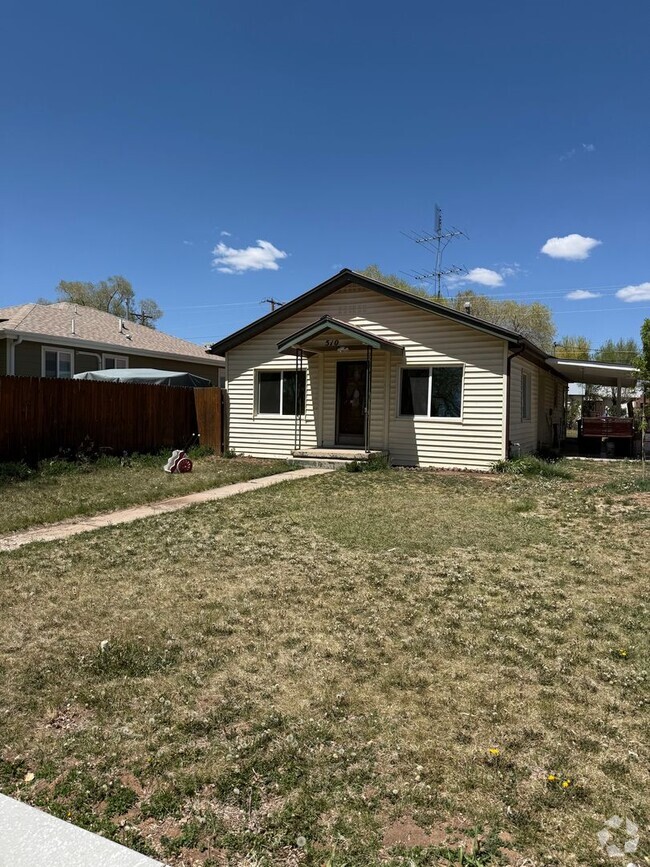 Building Photo - 510 E Montezuma Ave