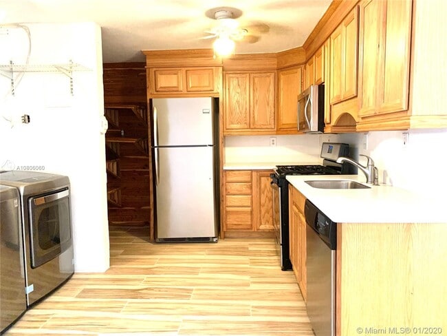 Foto del edificio - 6634 SW 114th Pl