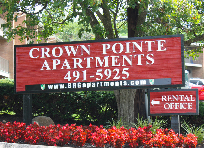 Foto del edificio - Crown Pointe Apartments