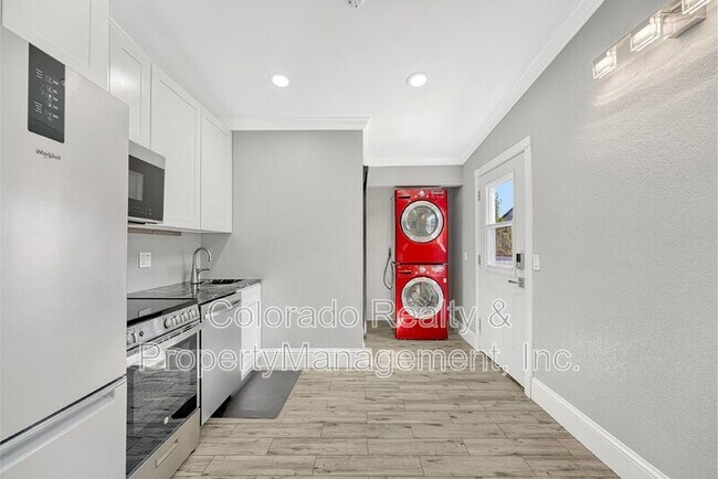 Building Photo - 5738 Alcott St