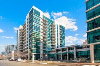 Building Photo - 123 S Green St