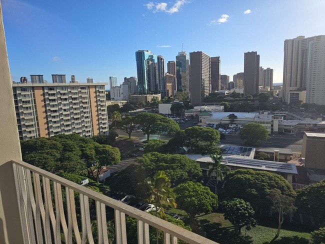 Foto del edificio - 1519 Nuuanu Ave