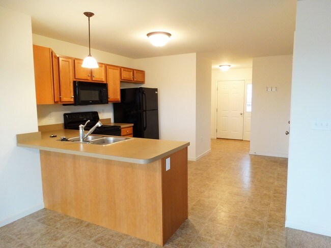 Building Photo - 742 Winding Ln