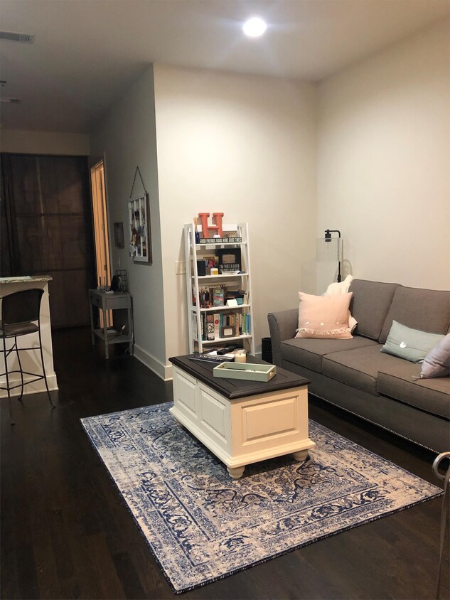 Foto principal - 210 30th Ave N