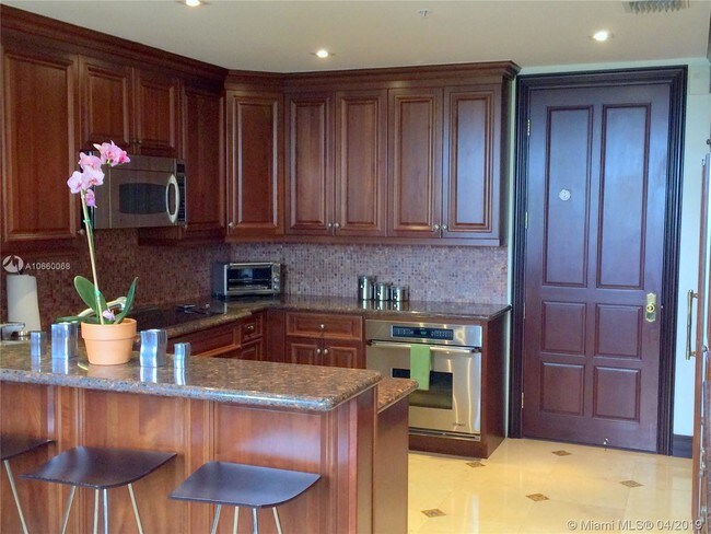 Building Photo - 13633 Deering Bay Dr