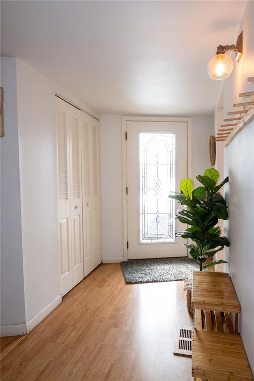 Building Photo - 818 Hillcrest Dr