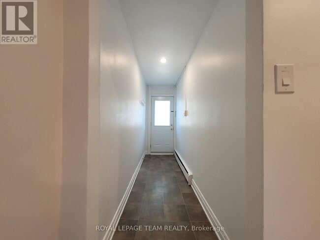 Building Photo - 147 St Andrew St