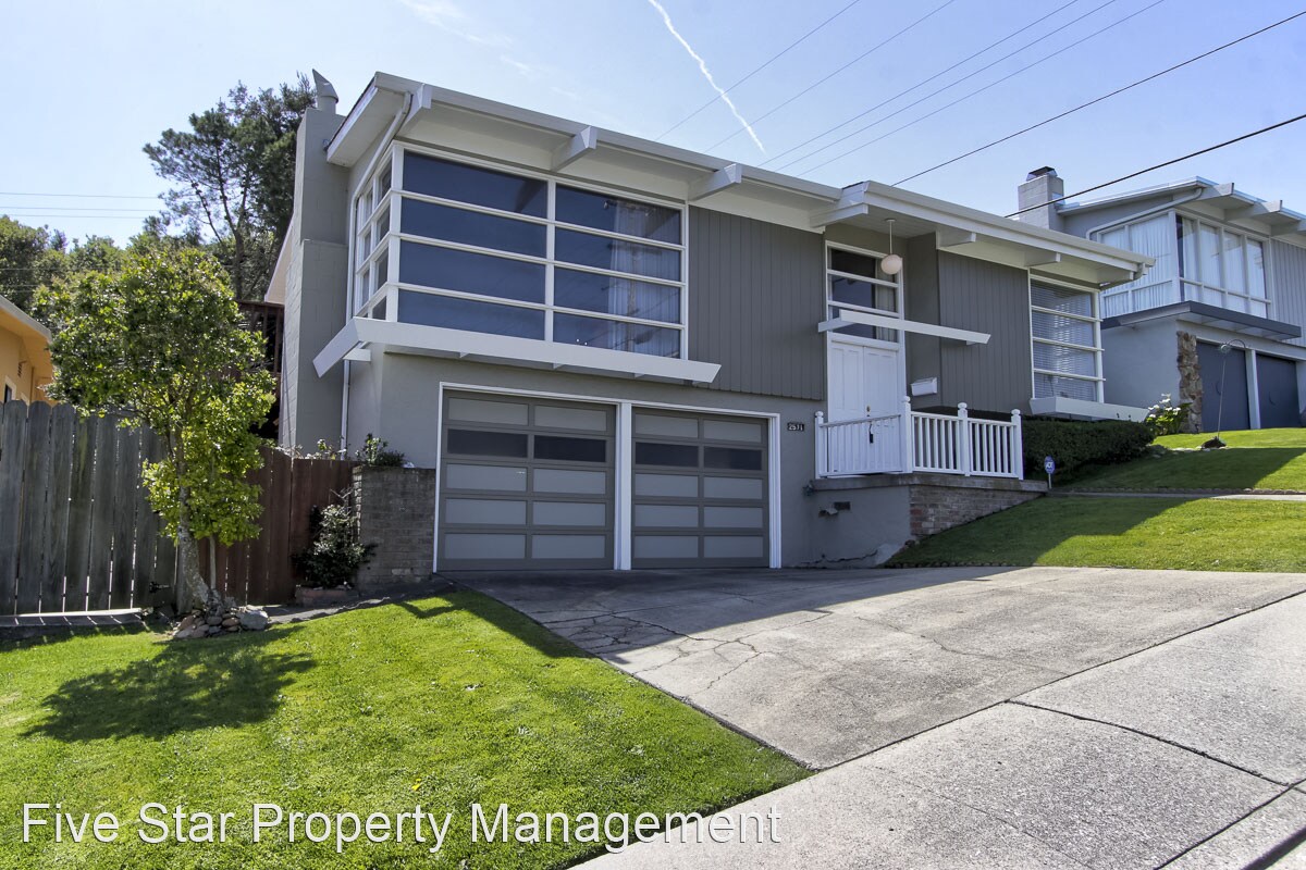 Primary Photo - 3 br, 2 bath House - 2571 Princeton Dr.