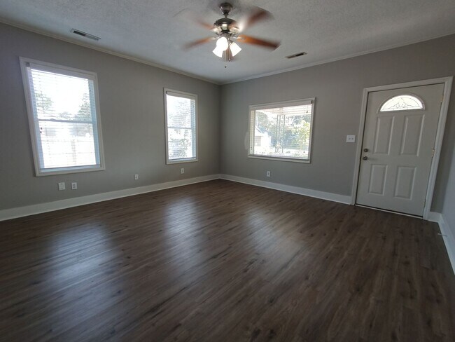 Foto del edificio - 3704 Fairview St SW