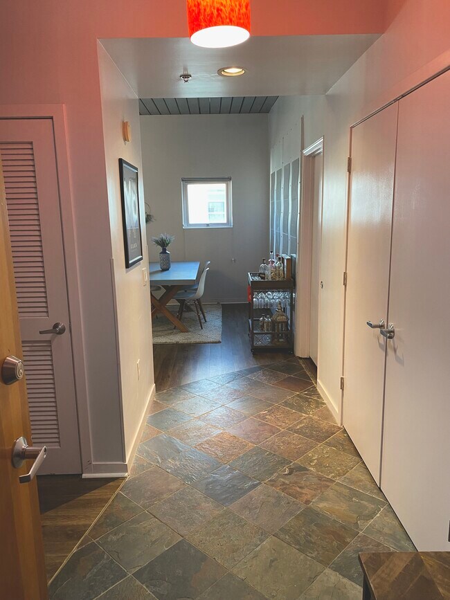 Building Photo - 620 Glen Iris Dr NE