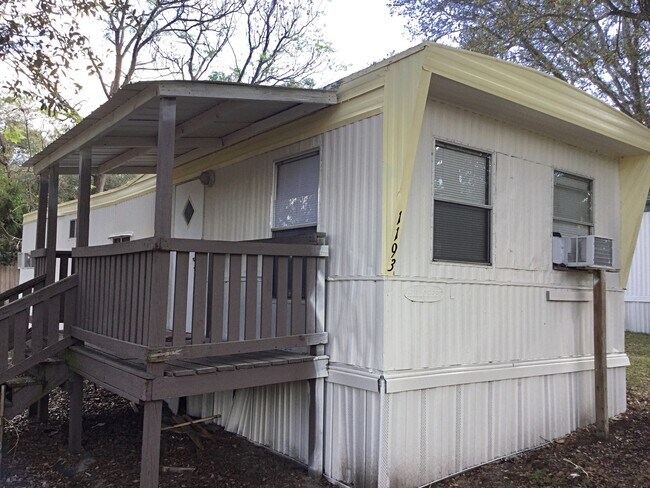 Building Photo - 1193 S Christiana Ave