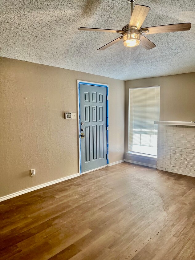 Foto principal - 704 Long Ct