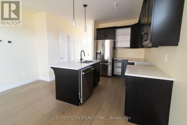 Building Photo - 133 Cabot Trl